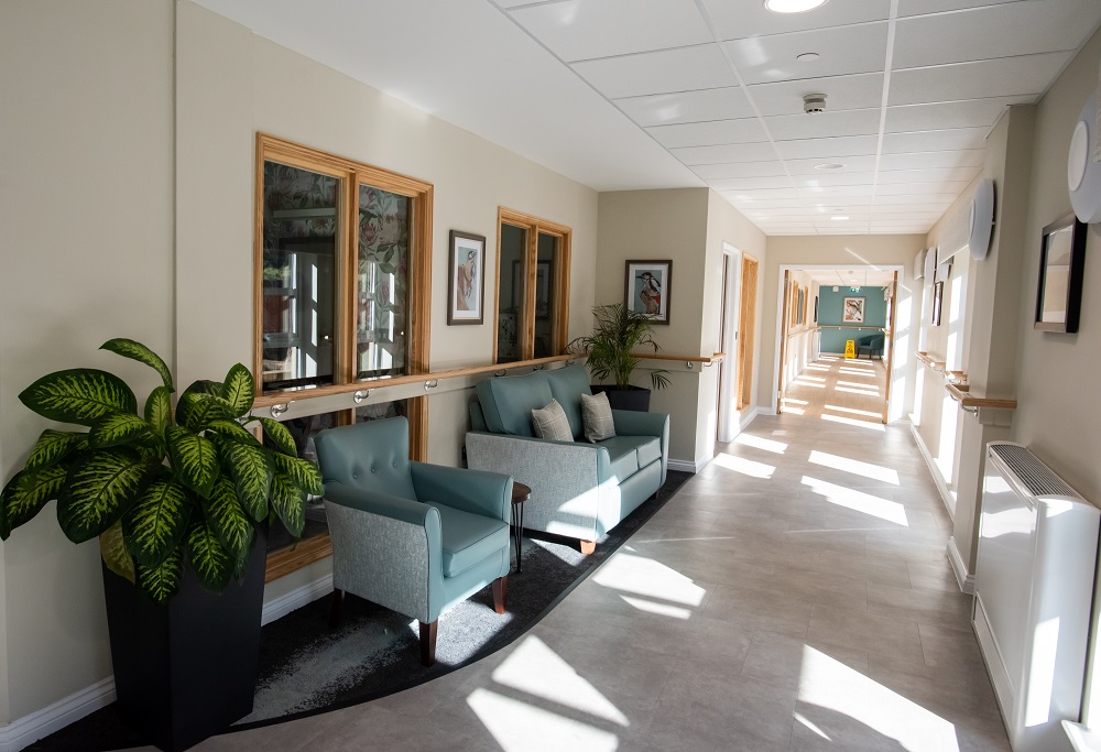 Cwrt yr Orsaf hallway