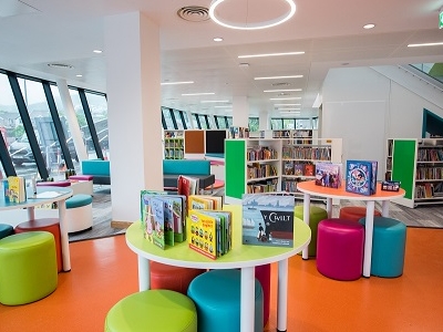 Llys cadwyn Library