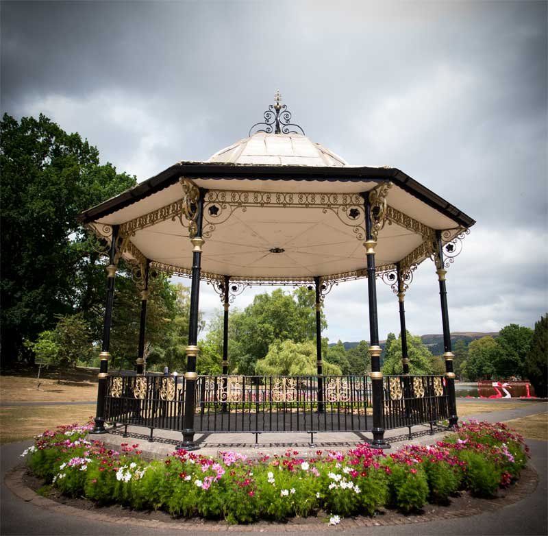 Cafe---Lake---Bandstand---Fountains---Flowers---Birds---2018-7