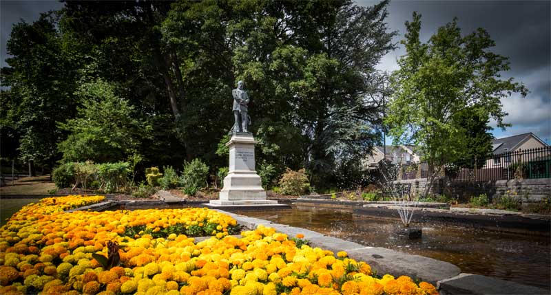 Cafe---Lake---Bandstand---Fountains---Flowers---Birds---2018-32