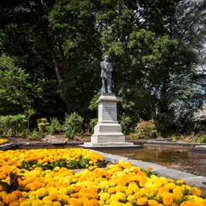 Cafe---Lake---Bandstand---Fountains---Flowers---Birds---2018-32