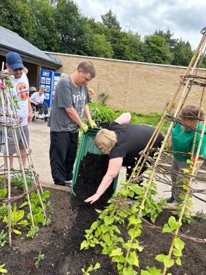 IMG-20250617-WA001 300x400