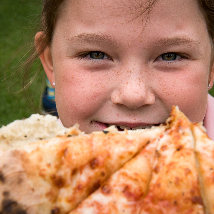 Girl-with-pizza