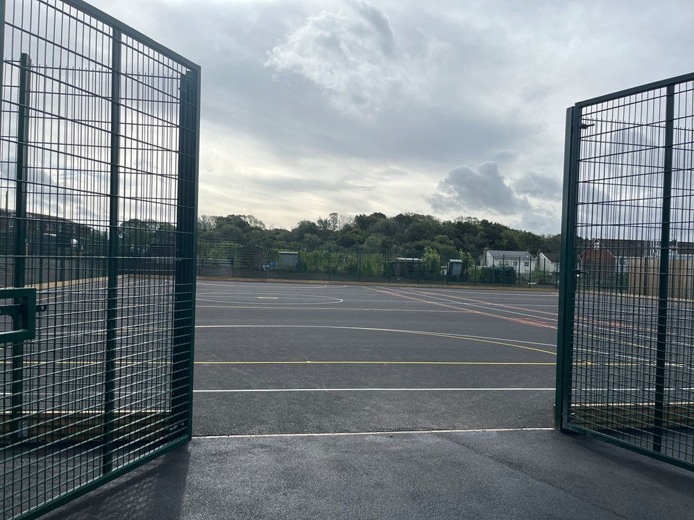 MUGA 1