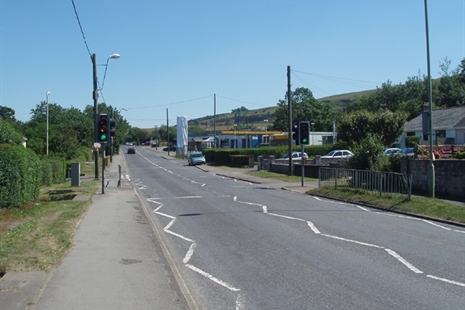 Traffic lights replacement on the A4059 at Hirwaun Road