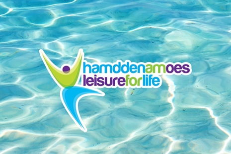 Bydd Canolfan Hamdden Sobell yn elwa ar waith helaeth i'w phwll nofio y mis nesaf