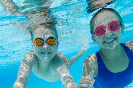 Make a splash with FREE Leisure for Life family swims and ALN family swims