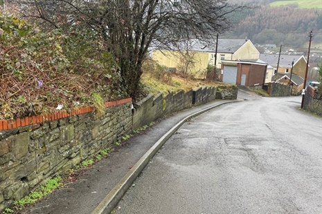 Upgrading the drainage network at key location at Llanwonno Road in Miskin