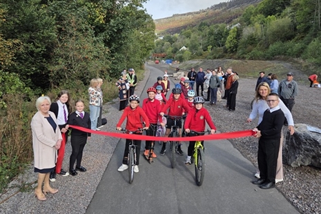 Dathlu agor Llwybr Teithio Llesol Cwm Rhondda Fach