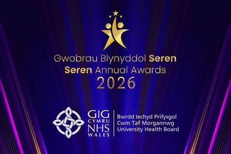 Partneriaeth Canolfannau Dementia Dros Dro ar y Rhestr Fer ar gyfer ennill Gwobr