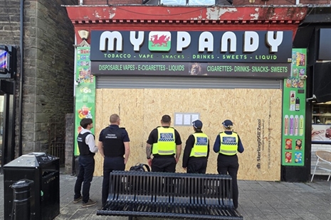 TONYPANDY SHOP CLOSED AS RCT CRACKDOWN ON ILLEGAL TOBACCO AND VAPES CONTINUES