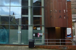 Porth plaza