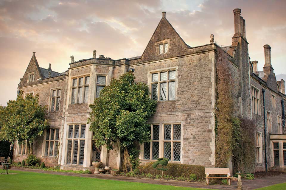 Where-to-Stay-Miskin-Manor