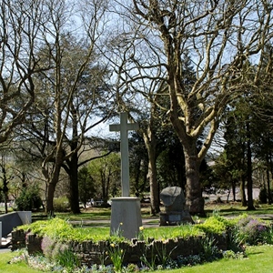 ponty memorial cross